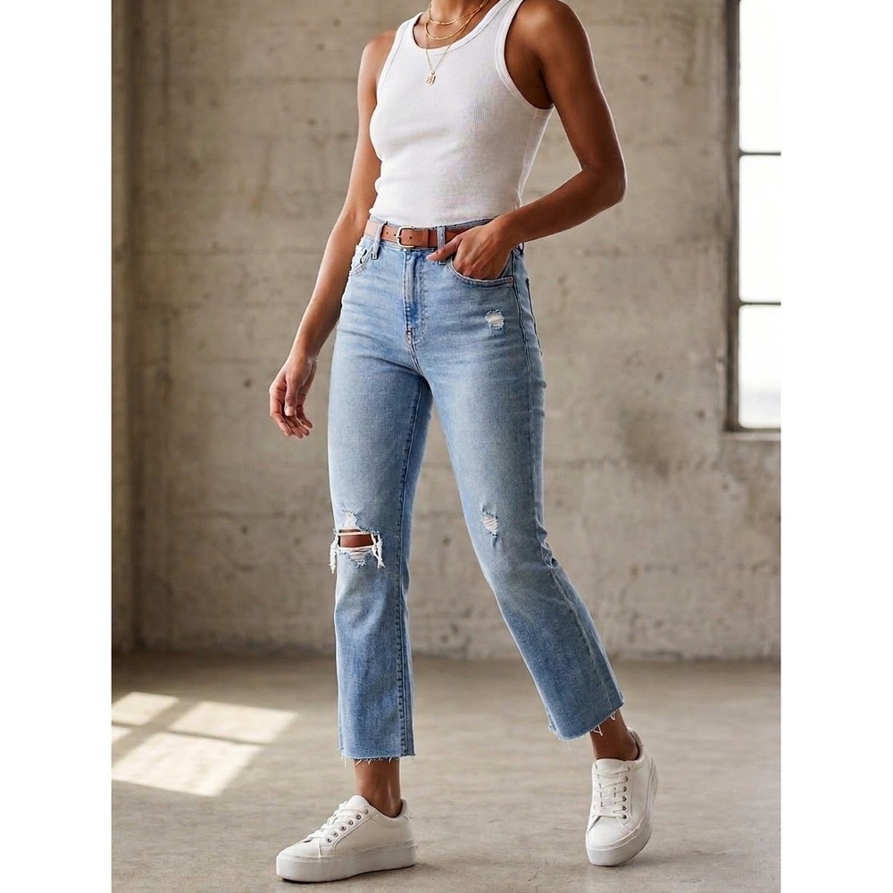 Women's Gap High Rise Kick Fit Jeans 28 6 Regular Light Wash Distressed Raw Hem